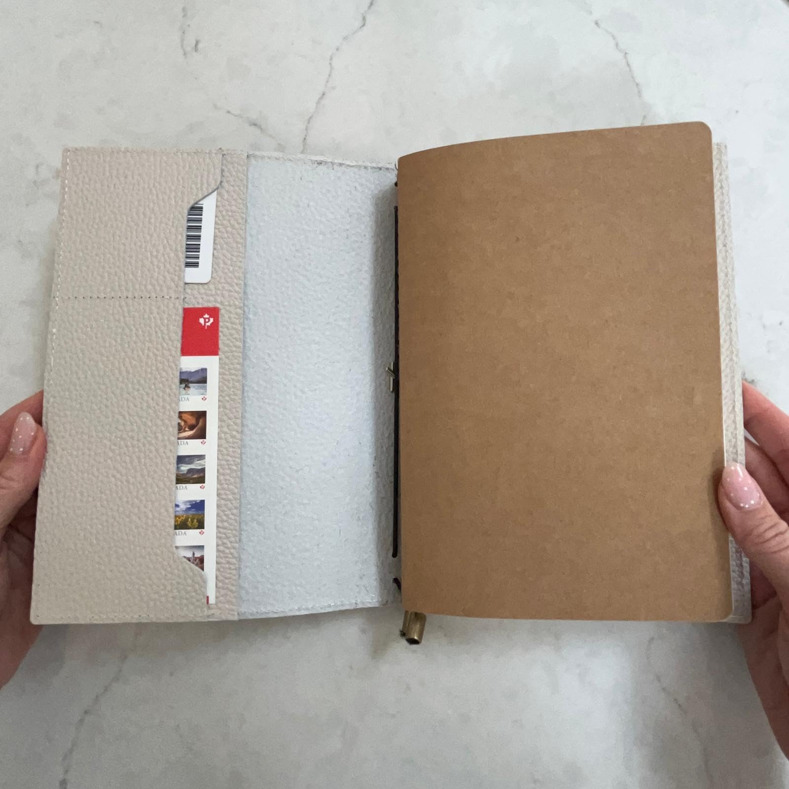 Damit keine Erinnerung verlorengeht: Wanderings A5 Travelers Notebook mit Fächern – Echtes Leder Journal, 6" x8,5/15 x 22cm Nachfüllbares Reisetagebuch, um alle Abenteuer des Lebens festzuhalten, 120 GSM Blanko Einlagen