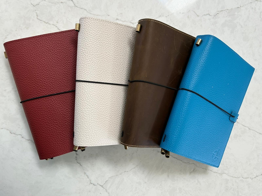 Damit keine Erinnerung verlorengeht: Wanderings A5 Travelers Notebook mit Fächern – Echtes Leder Journal, 6" x8,5/15 x 22cm Nachfüllbares Reisetagebuch, um alle Abenteuer des Lebens festzuhalten, 120 GSM Blanko Einlagen