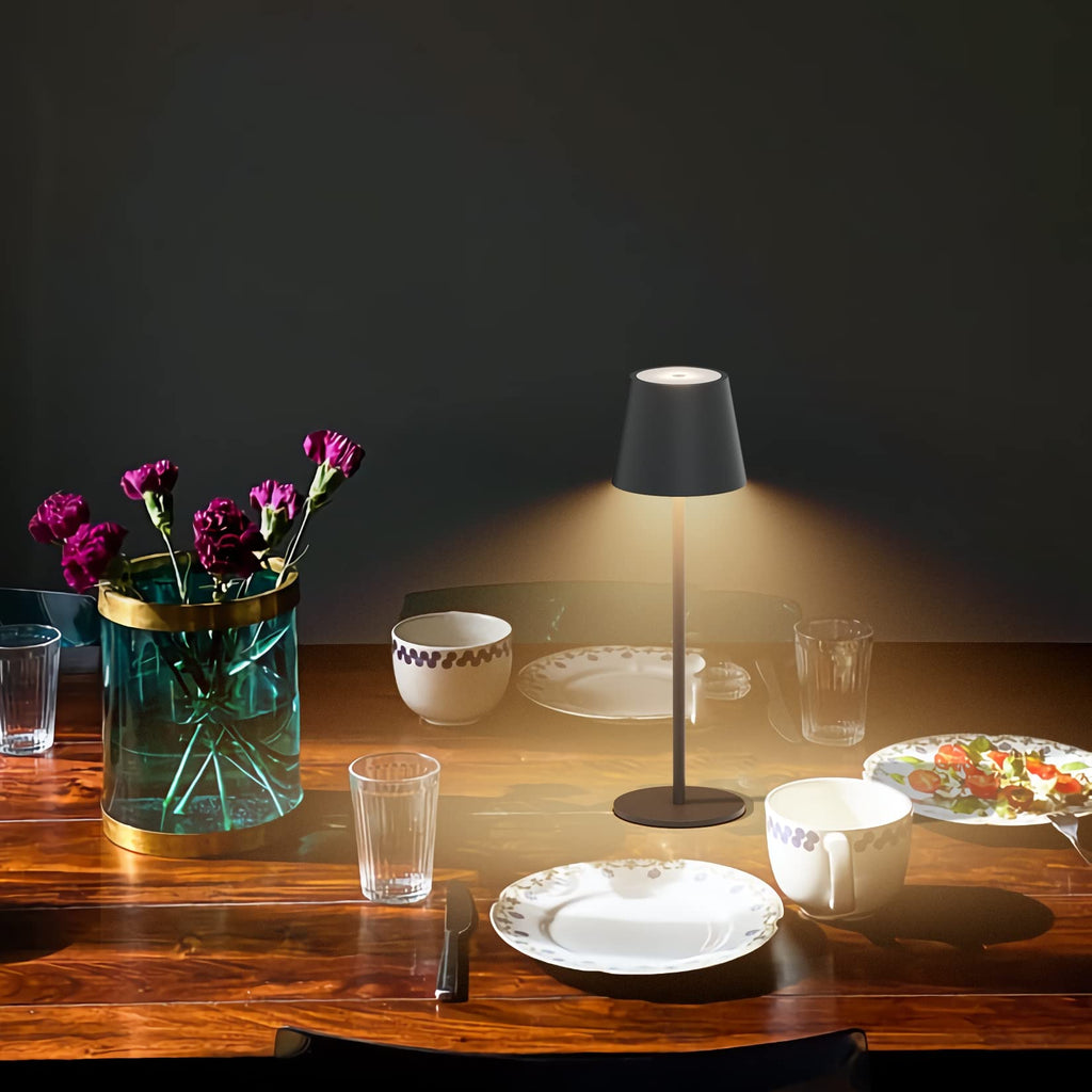 Es werde Licht: Klighten 2 Stück LED Dimmbare Akku Tischlampe, kabellos, wiederaufladbar, warme Lichtfarbe 3000K, Tischleuchte für Innen und Aussen mit USB-C, Aluminium, IP54 Wasserdicht, Dunkelgrau