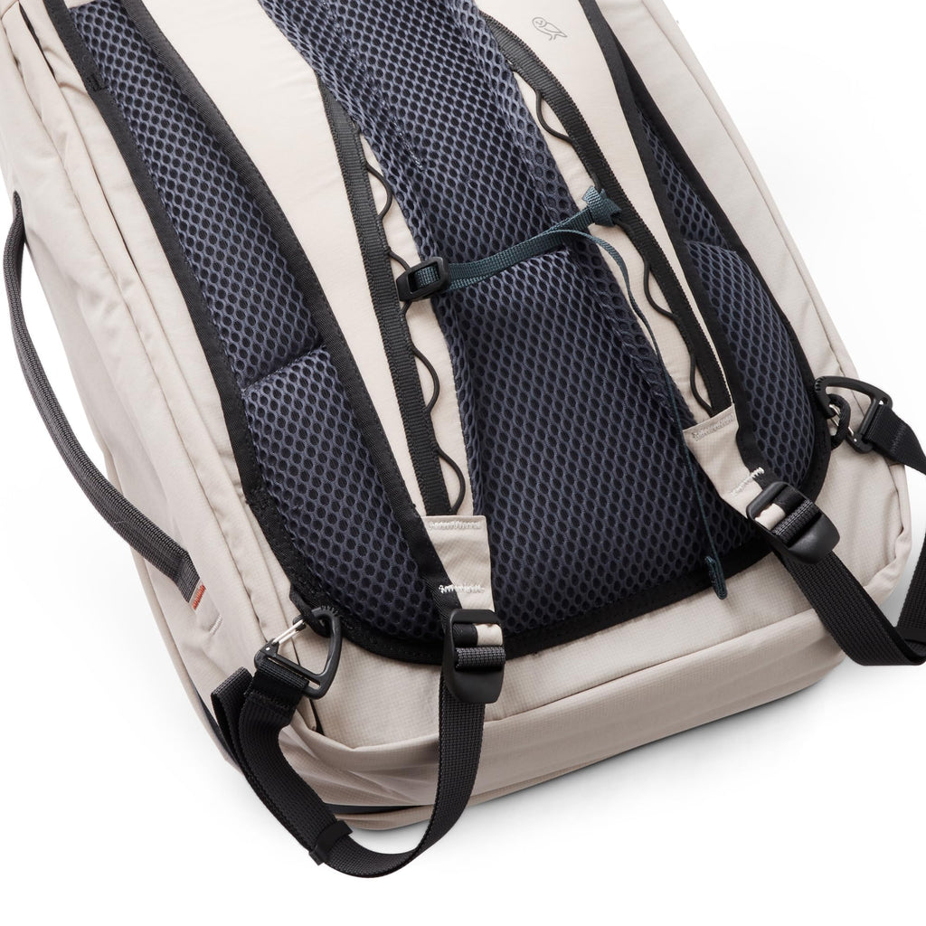 Zu schön zum wandern... Bellroy Lite Travel Pack 30L Handgepäck-Rucksack, Reiserucksack mit Laptop-Fach, inneren Packfächern und verstaubaren Schultergurten - Clay