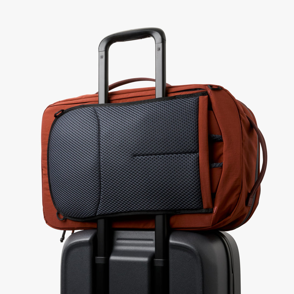 Zu schön zum wandern... Bellroy Lite Travel Pack 30L Handgepäck-Rucksack, Reiserucksack mit Laptop-Fach, inneren Packfächern und verstaubaren Schultergurten - Clay